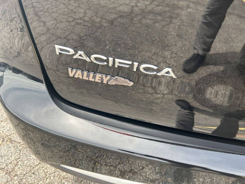2027 Chrysler Pacifica Limited
