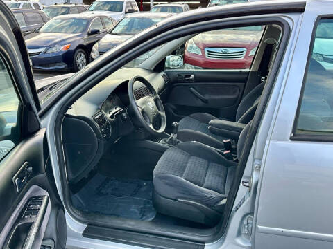 2003 Volkswagen Golf GLS