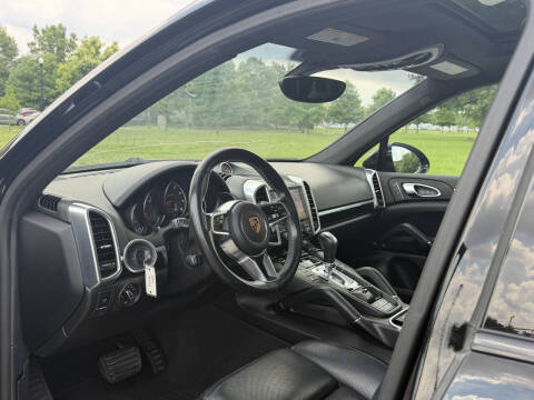 2017 Porsche Cayenne Platinum Edition