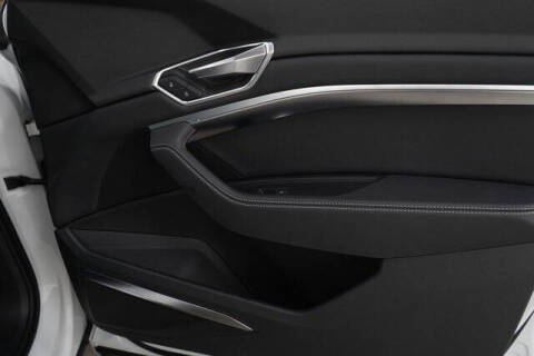 2023 Audi e-tron quattro Premium Plus