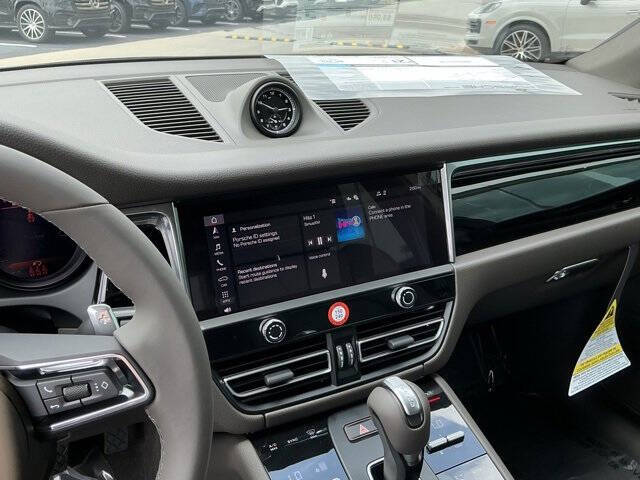 2025 Porsche Macan