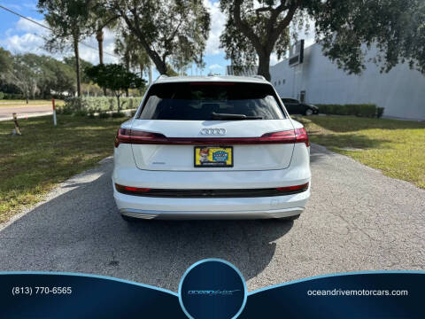 2019 Audi e-tron quattro Prestige