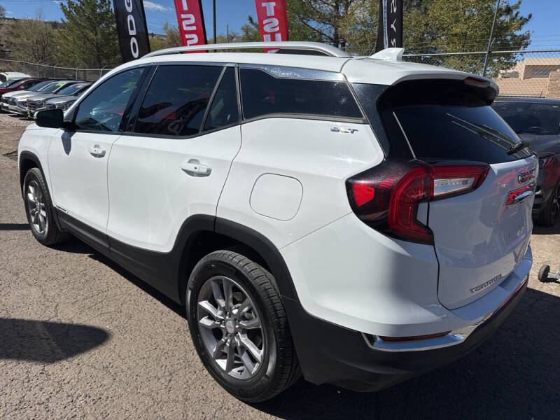 2024 GMC Terrain SLT