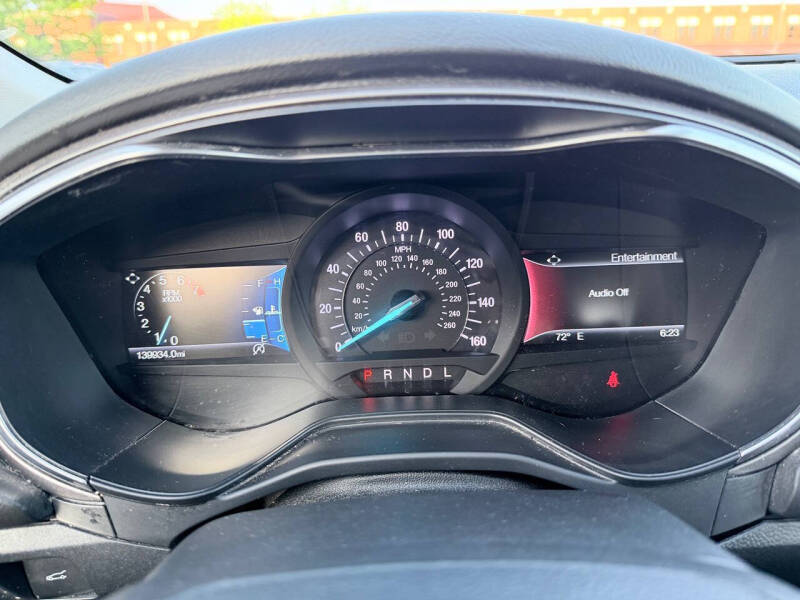 2020 Ford Fusion SE