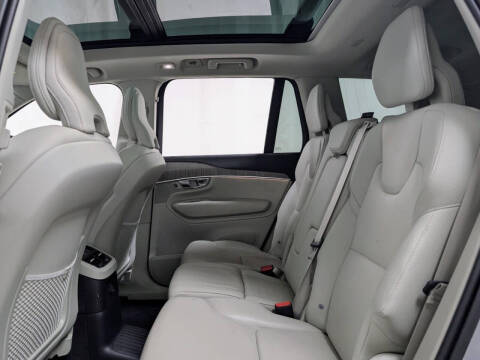 2025 Volvo XC60 B5 Plus Dark Theme