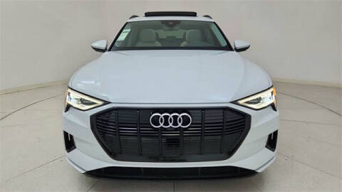 2022 Audi e-tron quattro Premium