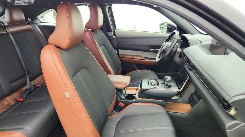 2023 Mazda MX-30 EV Premium Plus