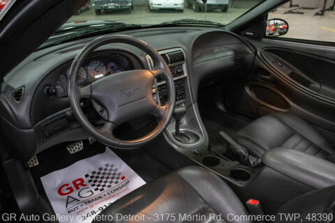2004 Ford Mustang GT Deluxe