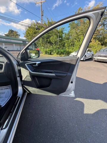 2017 Volvo XC60 T5 Dynamic