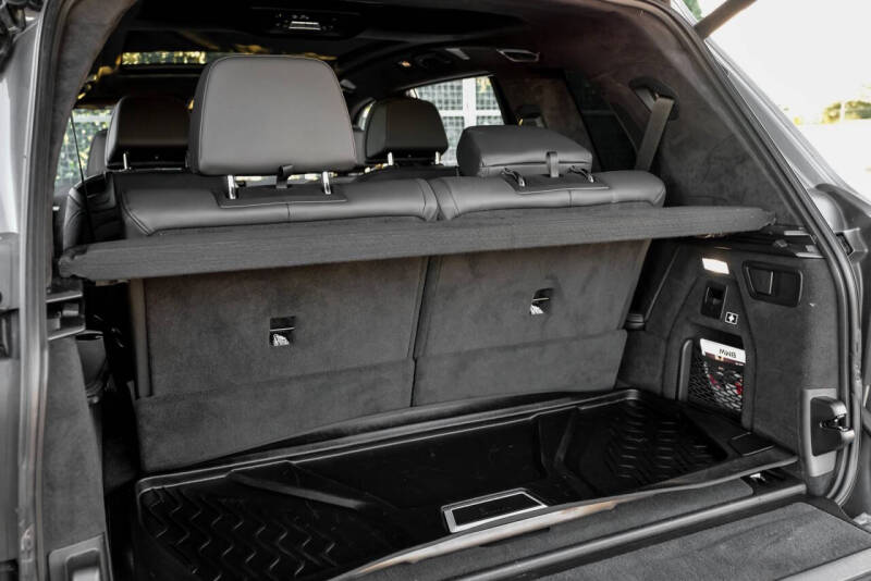 2023 BMW X7 M60i