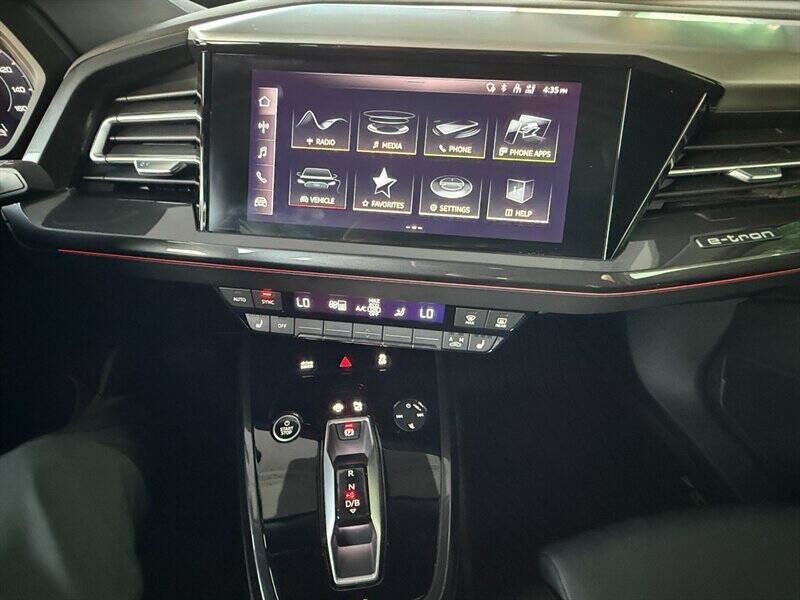 2022 Audi Q4 e-tron quattro Premium Plus 50