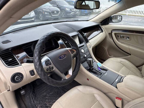 2015 Ford Taurus Limited