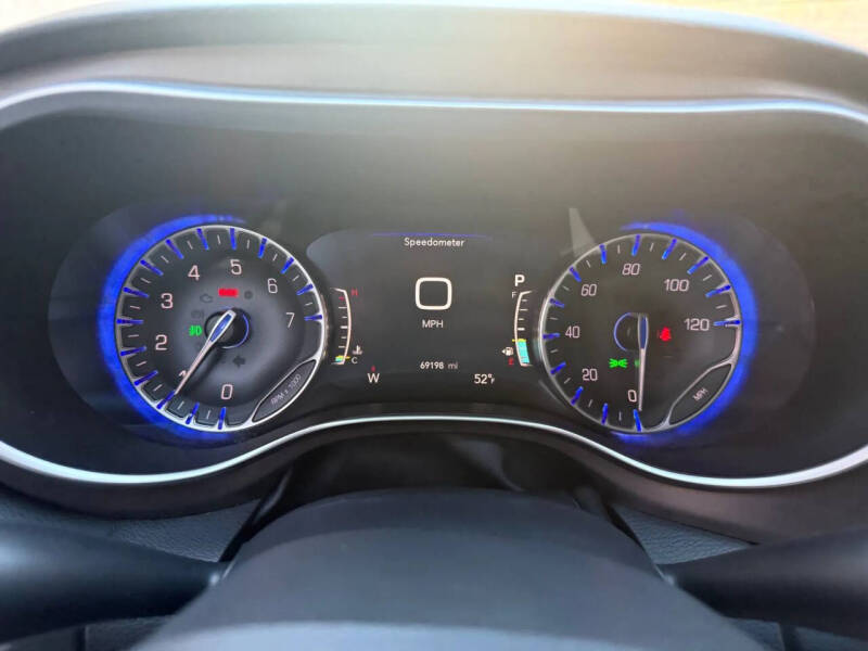 2017 Chrysler Pacifica Touring-L Plus