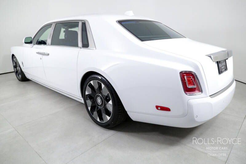 2024 Rolls-Royce Phantom EWB