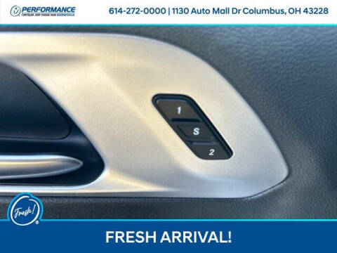 2026 Chrysler Pacifica Plug-In Hybrid Select