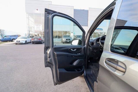 2022 Mercedes-Benz Metris Passenger