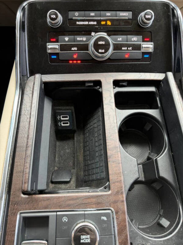 2019 Lincoln Navigator Select