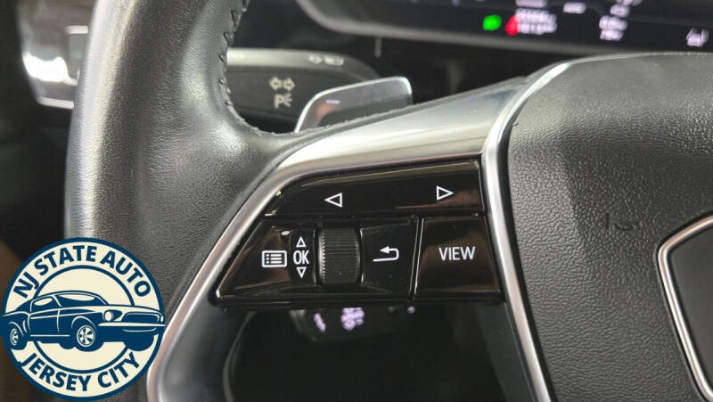 2021 Audi e-tron quattro Premium