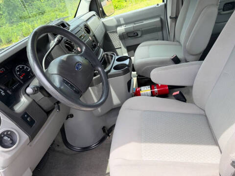 2013 Ford E-Series E-350 SD XLT
