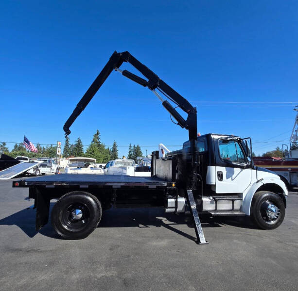 2004 Freightliner M2 106