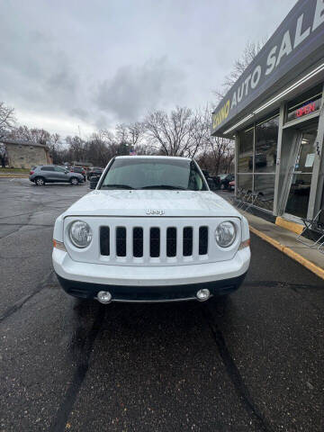2016 Jeep Patriot for sale at Chinos Auto Sales in Crystal MN
