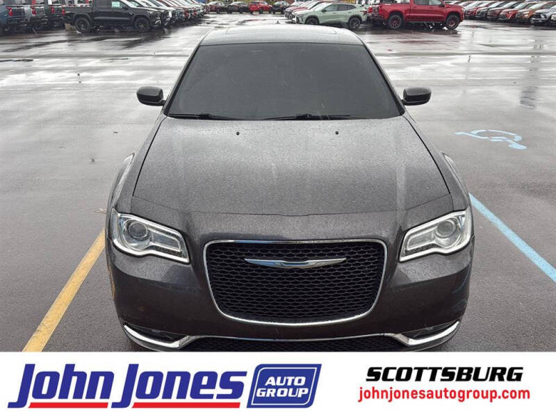 2017 Chrysler 300 Limited