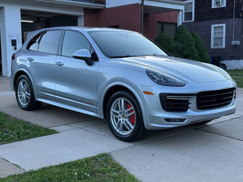 2017 Porsche Cayenne GTS