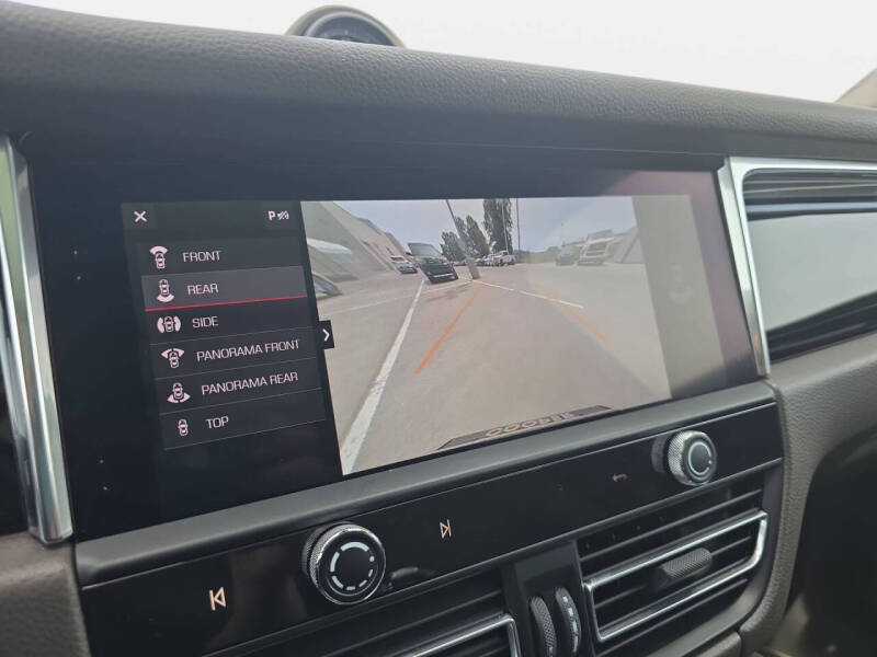 2025 Porsche Macan