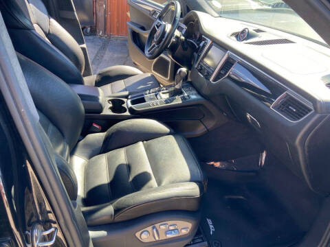 2015 Porsche Macan Turbo