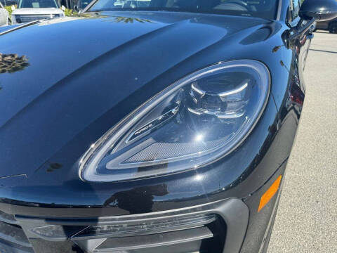 2023 Porsche Macan T