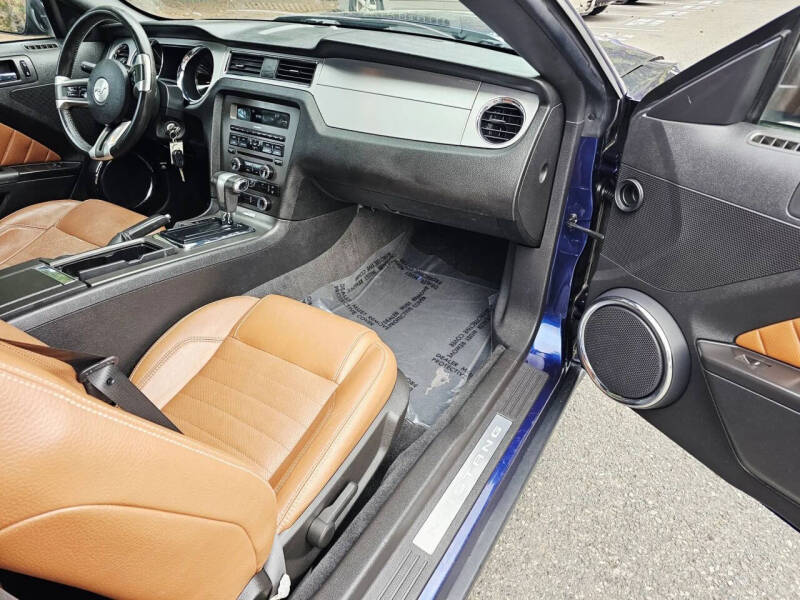 2011 Ford Mustang V6 Premium