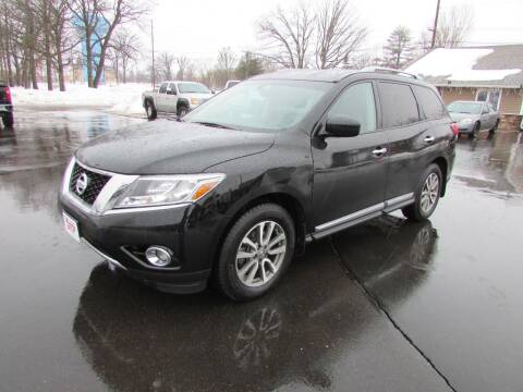 2014 Nissan Pathfinder for sale at Roddy Motors in Mora MN