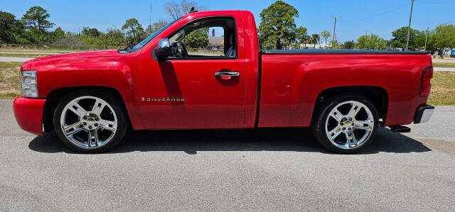 2007 Chevrolet Silverado 1500 for sale at FLORIDA CORVETTE EXCHANGE LLC in Hudson, FL