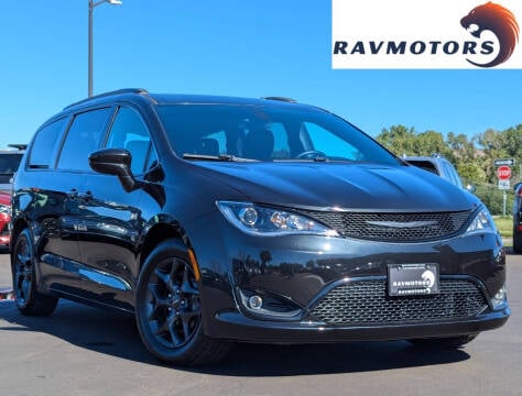 2018 Chrysler Pacifica for sale at RAVMOTORS- Burnsville in Burnsville MN