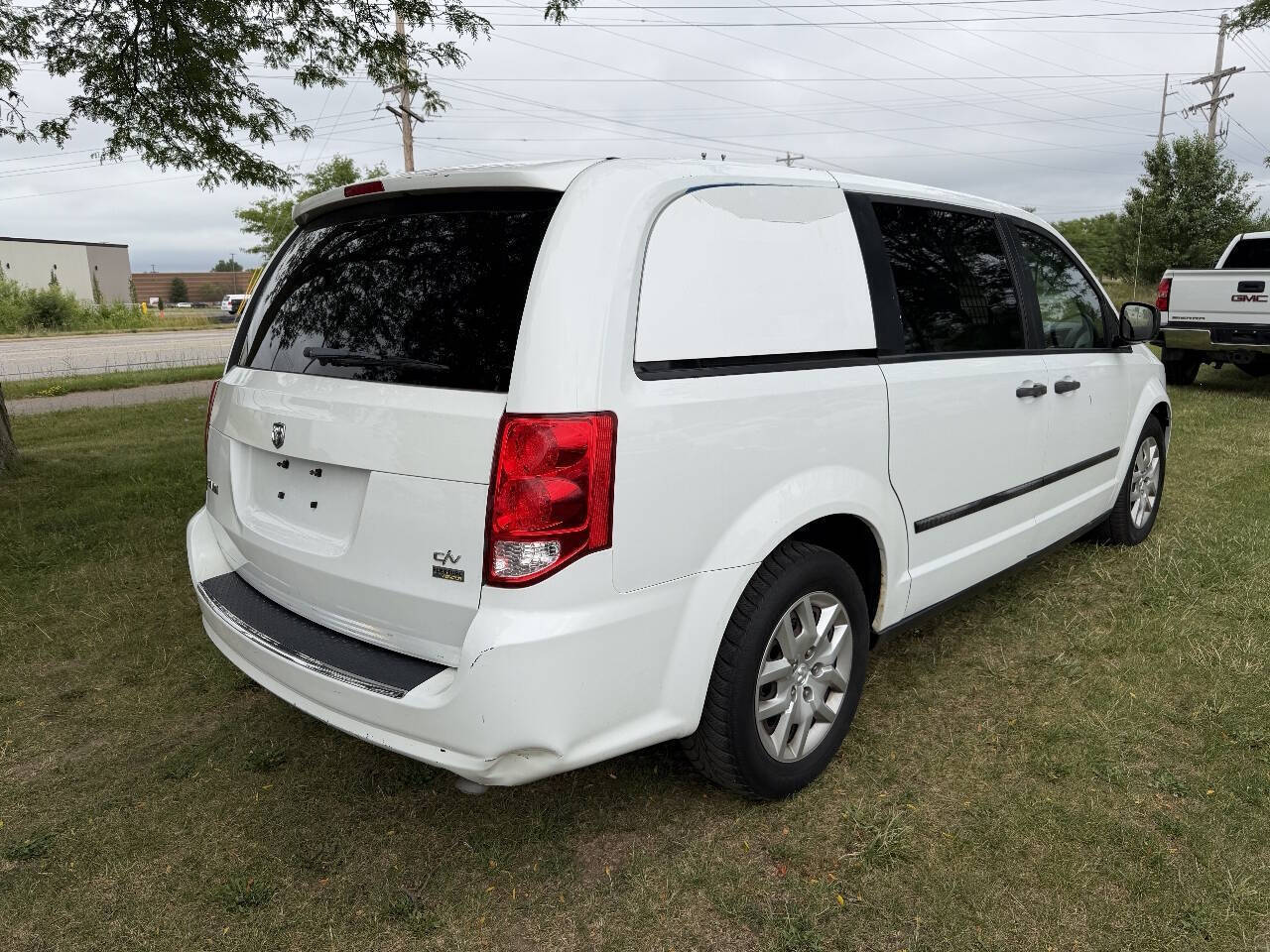 View vehicle photo 5