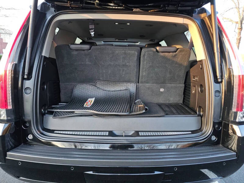 2017 Cadillac Escalade Luxury