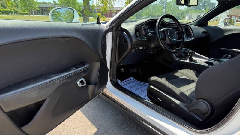 2021 Dodge Challenger SXT