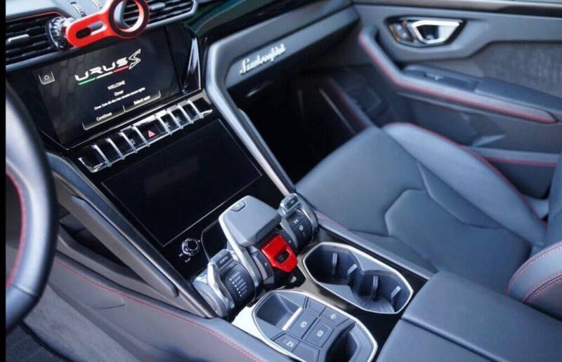 2024 Lamborghini Urus S
