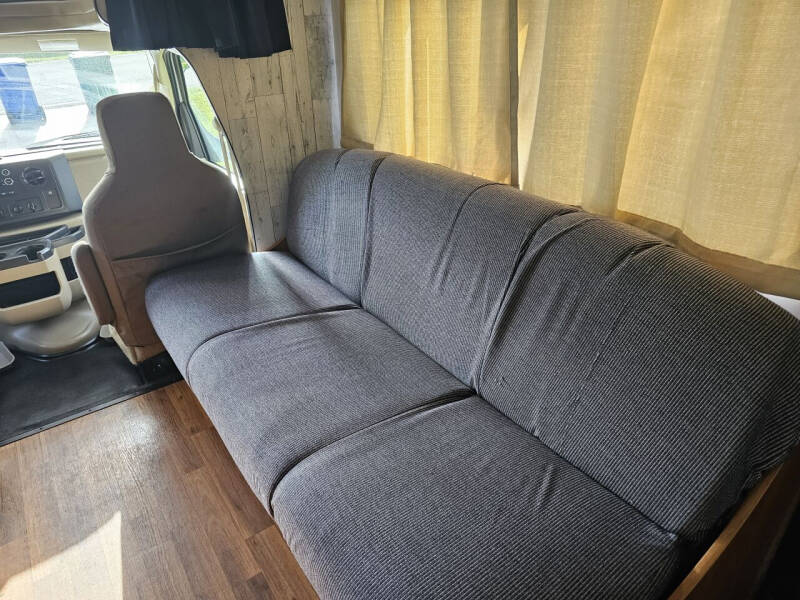 2015 FORD ECONOLINE E450 CLASS C THOR MAJESTIC 28A MOTORHOME