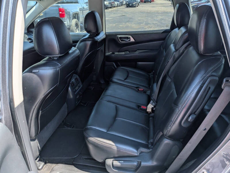 2020 Nissan Pathfinder SL