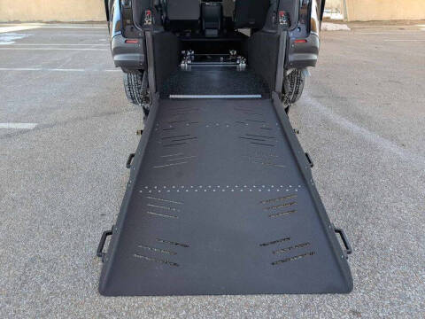 2025 Toyota Sienna LE 8-Passenger