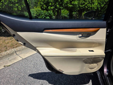 2013 Lexus ES 300h