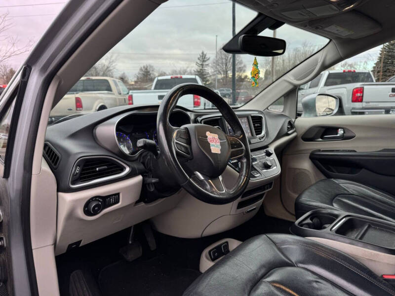 2020 Chrysler Pacifica Touring L