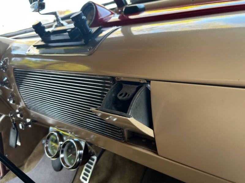 1949 Oldsmobile Futuramic 76