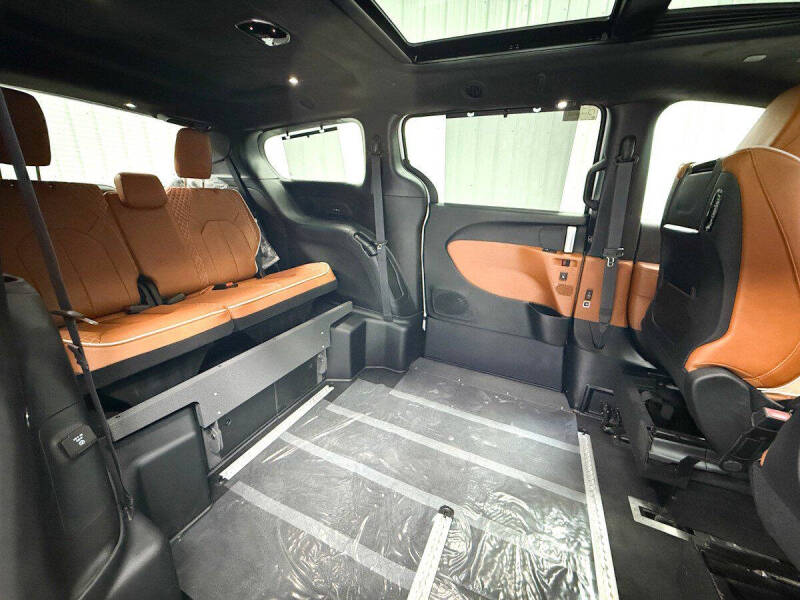 2026 Chrysler Pacifica Pinnacle