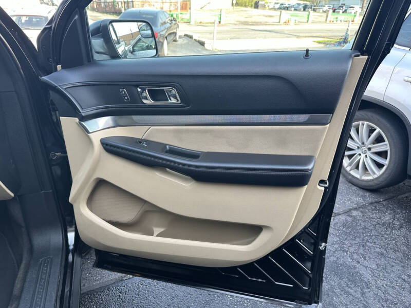2017 Ford Explorer