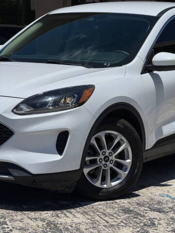 2020 Ford Escape SE