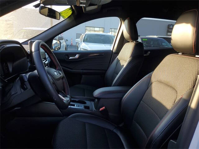 2024 Ford Escape Hybrid ST-Line Select