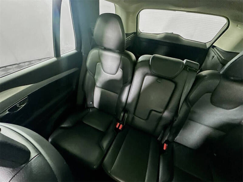 2016 Volvo XC90 T5 Momentum