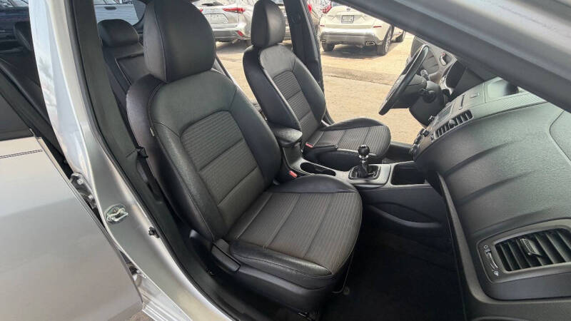 2016 Kia Forte5 SX